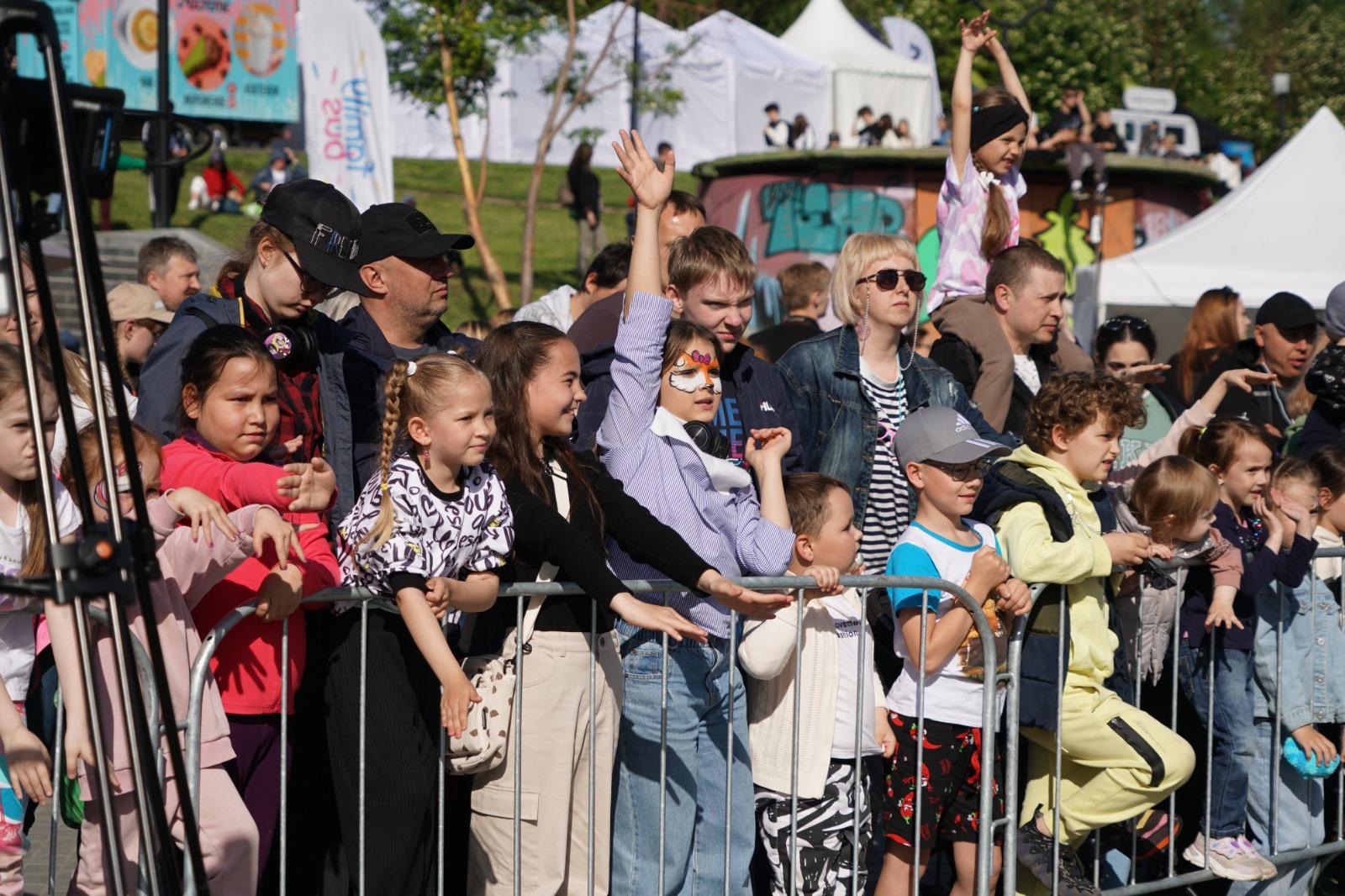 Фото Праздник детства на Михайловской набережной: встречаем День защиты детей вместе 4 - Сиб.ФМ Фото Праздник детства на Михайловской набережной: встречаем День защиты детей вместе 4